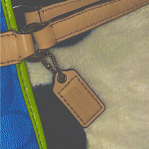 Small C💙ACH T💚TE (barely used) ✨ - Picture 3 of 8